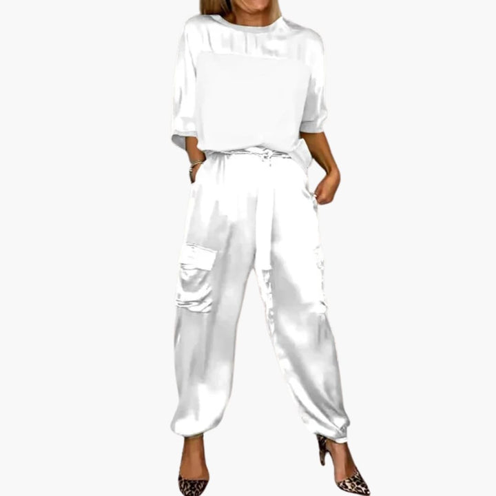 Women’s two-piece set with short sleeves and Pants