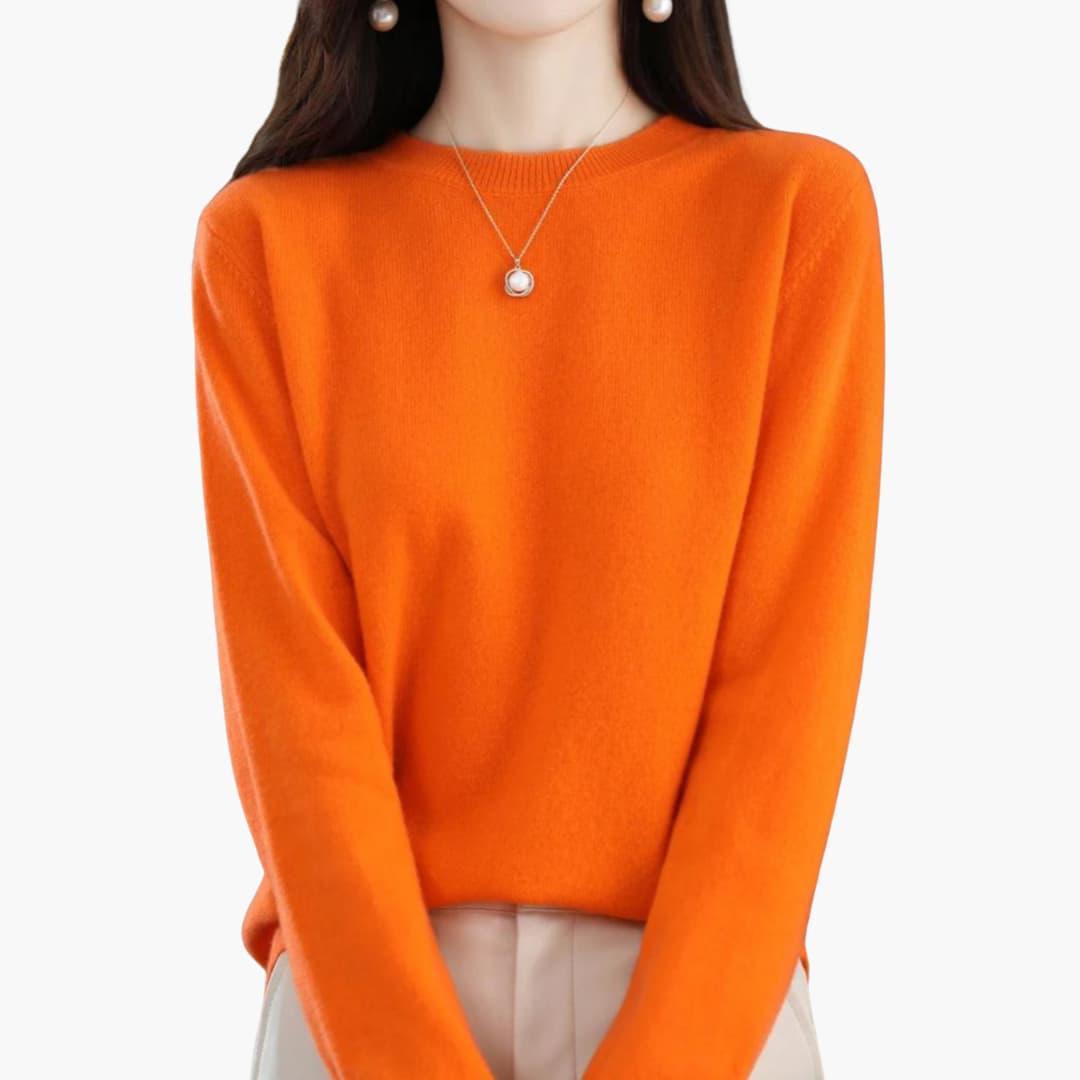Women’s Chunky Knit Sweater with Long Sleeves and Round Neckline
