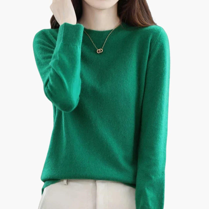 Women’s Chunky Knit Sweater with Long Sleeves and Round Neckline