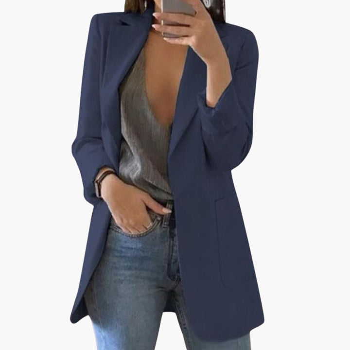 Women’s Blazer with Fitted Shape and Structured Silhouette