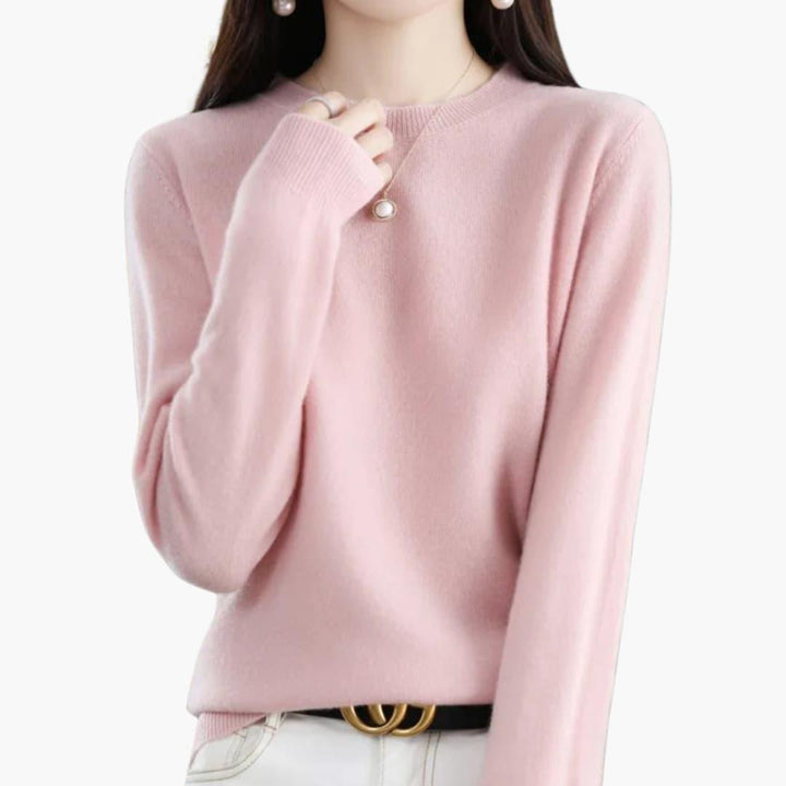 Women’s Chunky Knit Sweater with Long Sleeves and Round Neckline